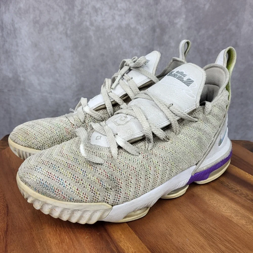 Nike Lebron 16 Buzz Lightyear Basketball Shoes Boys 6.5 White Sneakers AQ2465102 - Picture 6 of 15